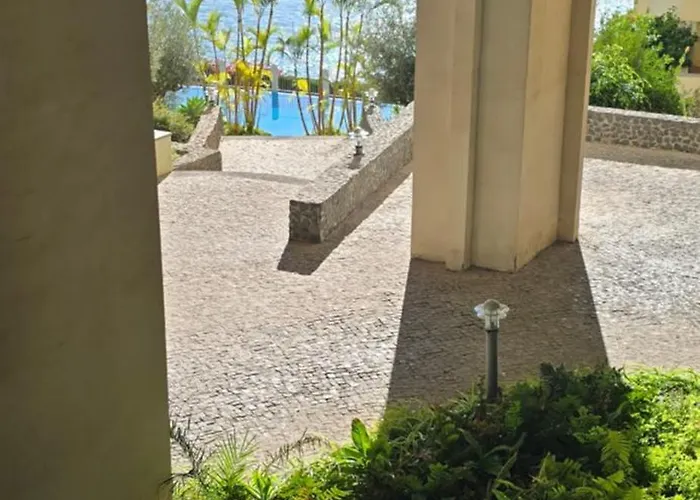 A Dream On The Cliff Фуншал